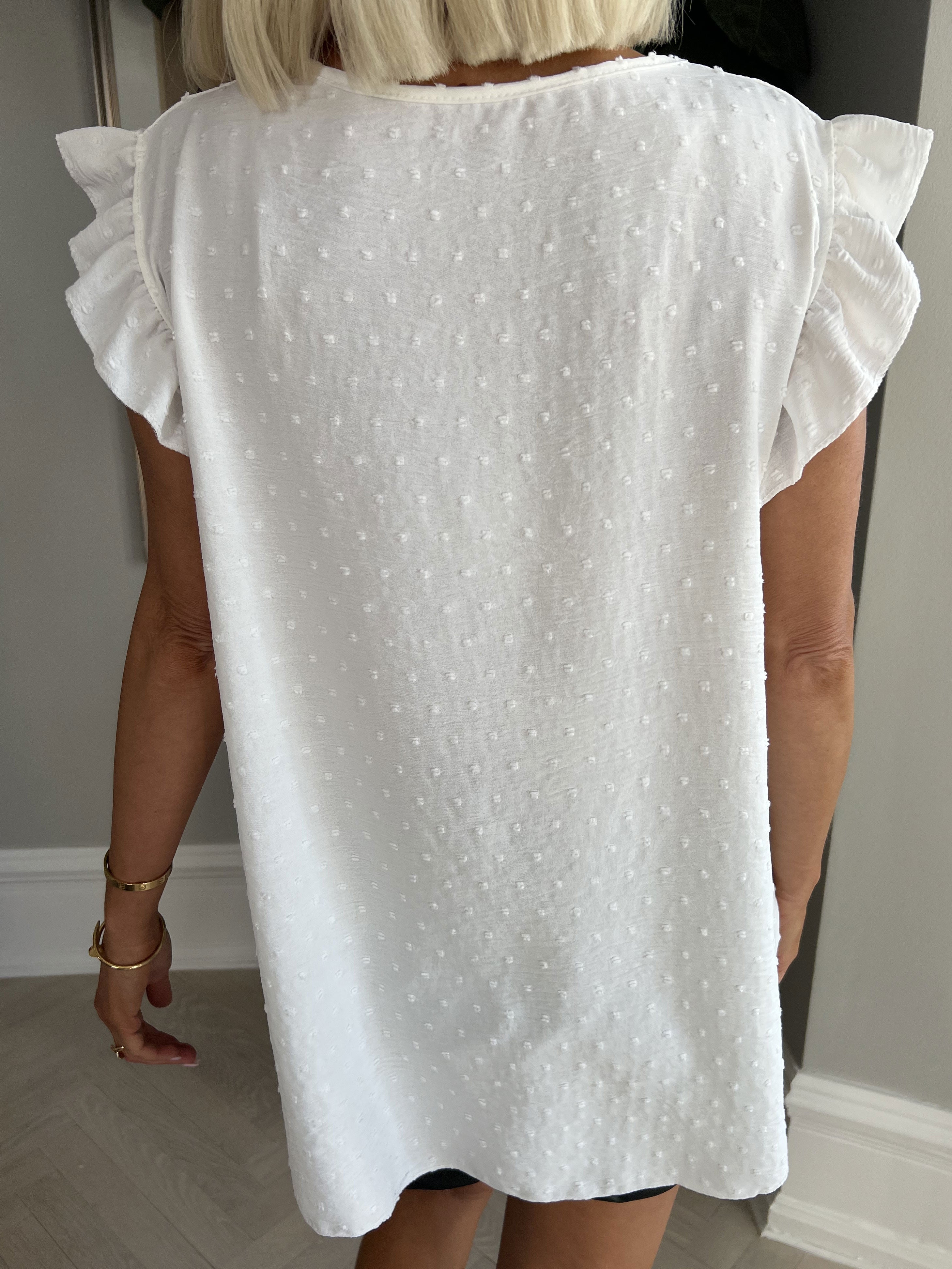 Evig - Sød tunika med prikket detaljer og flæseærmer